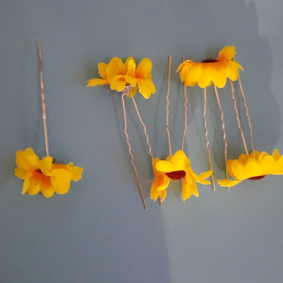 5 Sunflower 🌻 Hairpins - Picture 2 of 5
